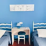 Hostal Portbou Penzion