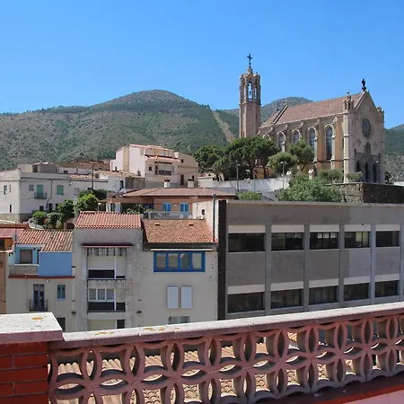 Hostal Portbou Guest house 5*