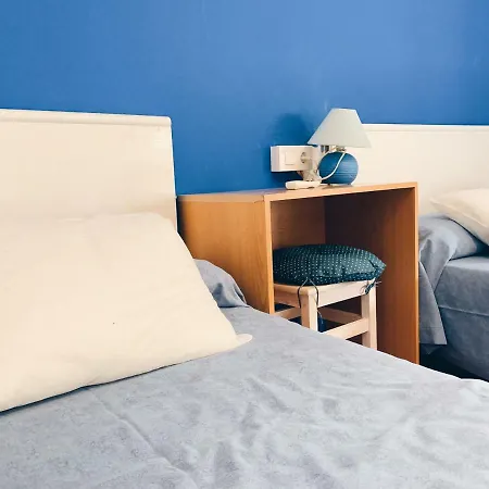Guest house Hostal Portbou Portbou
