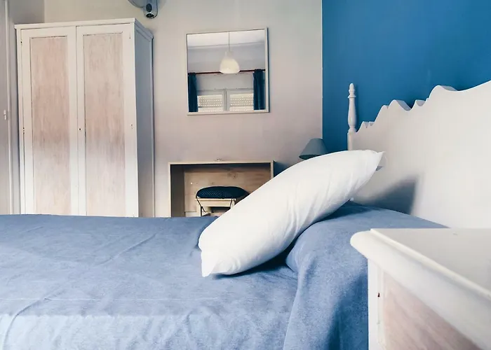 Konukevi Hostal Portbou 5*