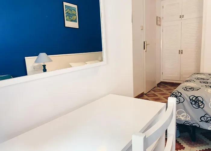 Konukevi Hostal Portbou