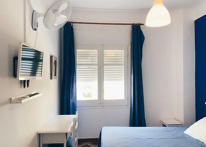 Konukevi Hostal Portbou