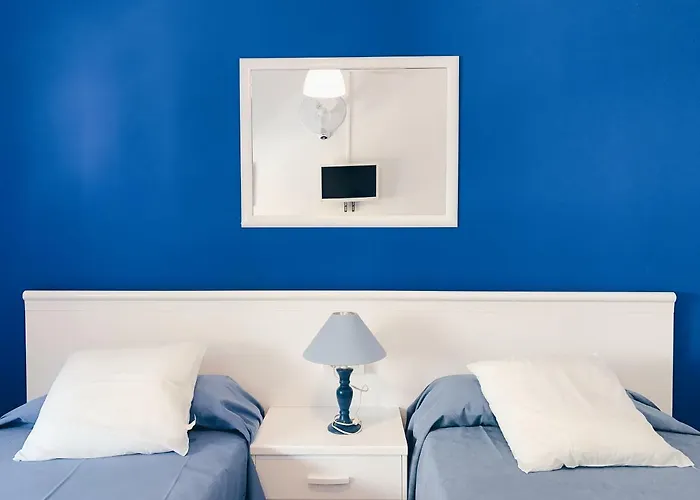 Hostal Portbou Konukevi
