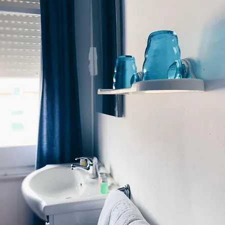 Guest house Hostal Portbou
