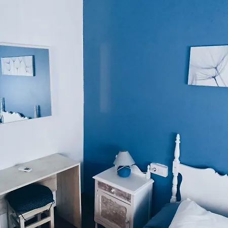 Guest house Hostal Portbou