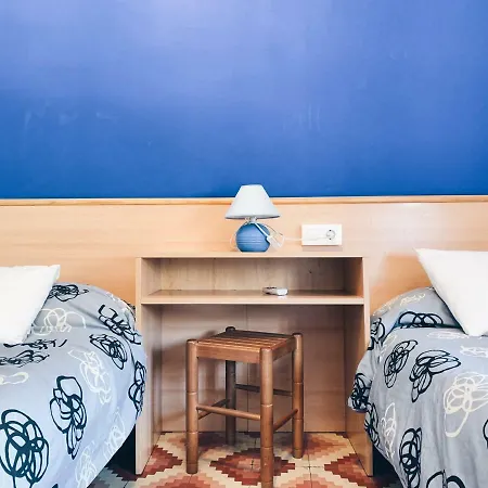 Hostal Portbou 5*