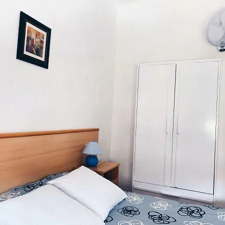 Gasthuis Hostal Portbou