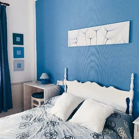 Hostal Portbou 5*