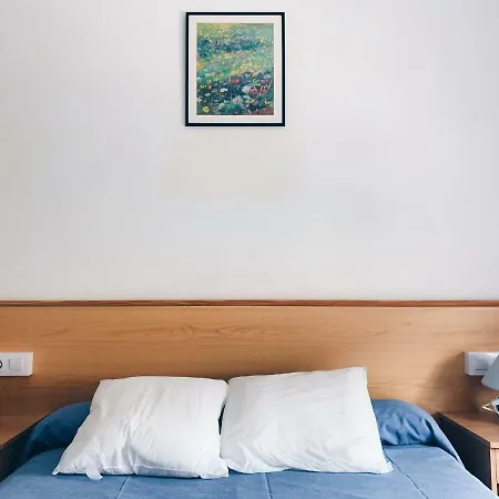 Hostal Portbou Pensión 5*