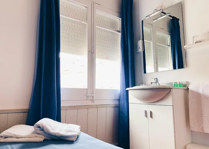 Hostal Portbou Affittacamere