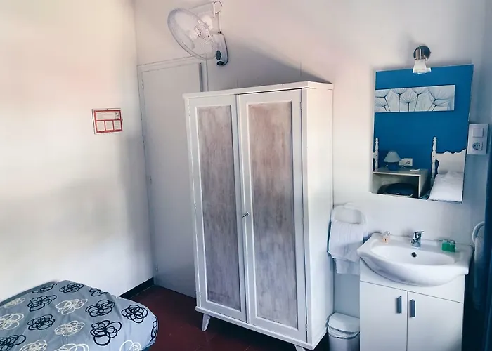 Hostal Portbou Affittacamere