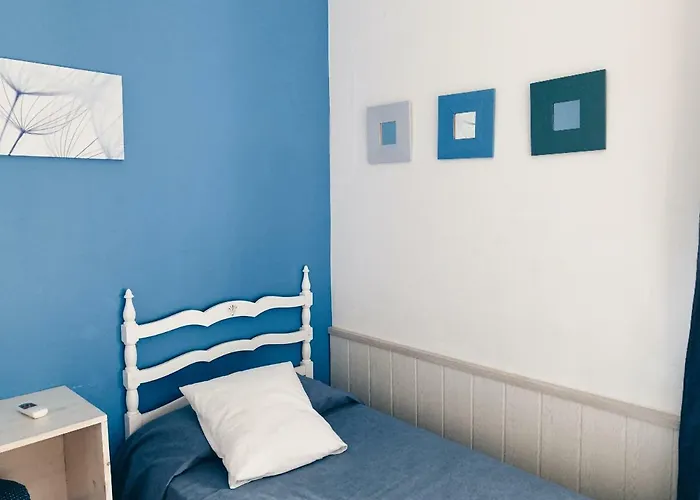 Hostal Portbou 5*
