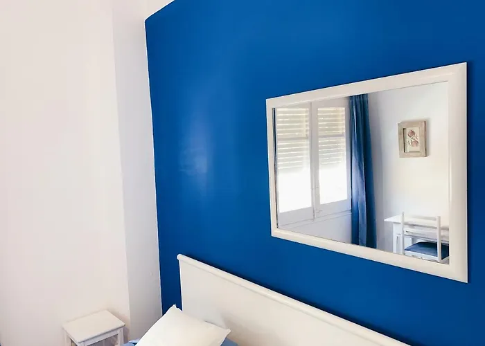Hostal Portbou 5*